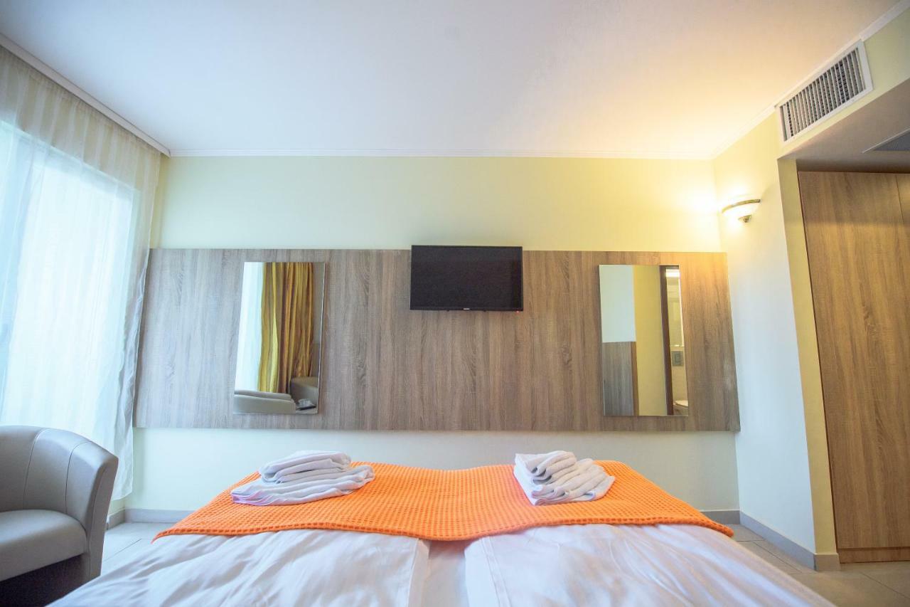Hotel Piccadilly Mamaia Exterior foto